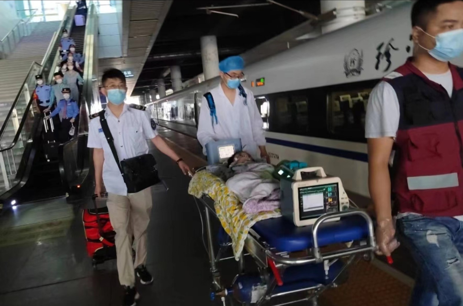 福泉市高铁转运公司